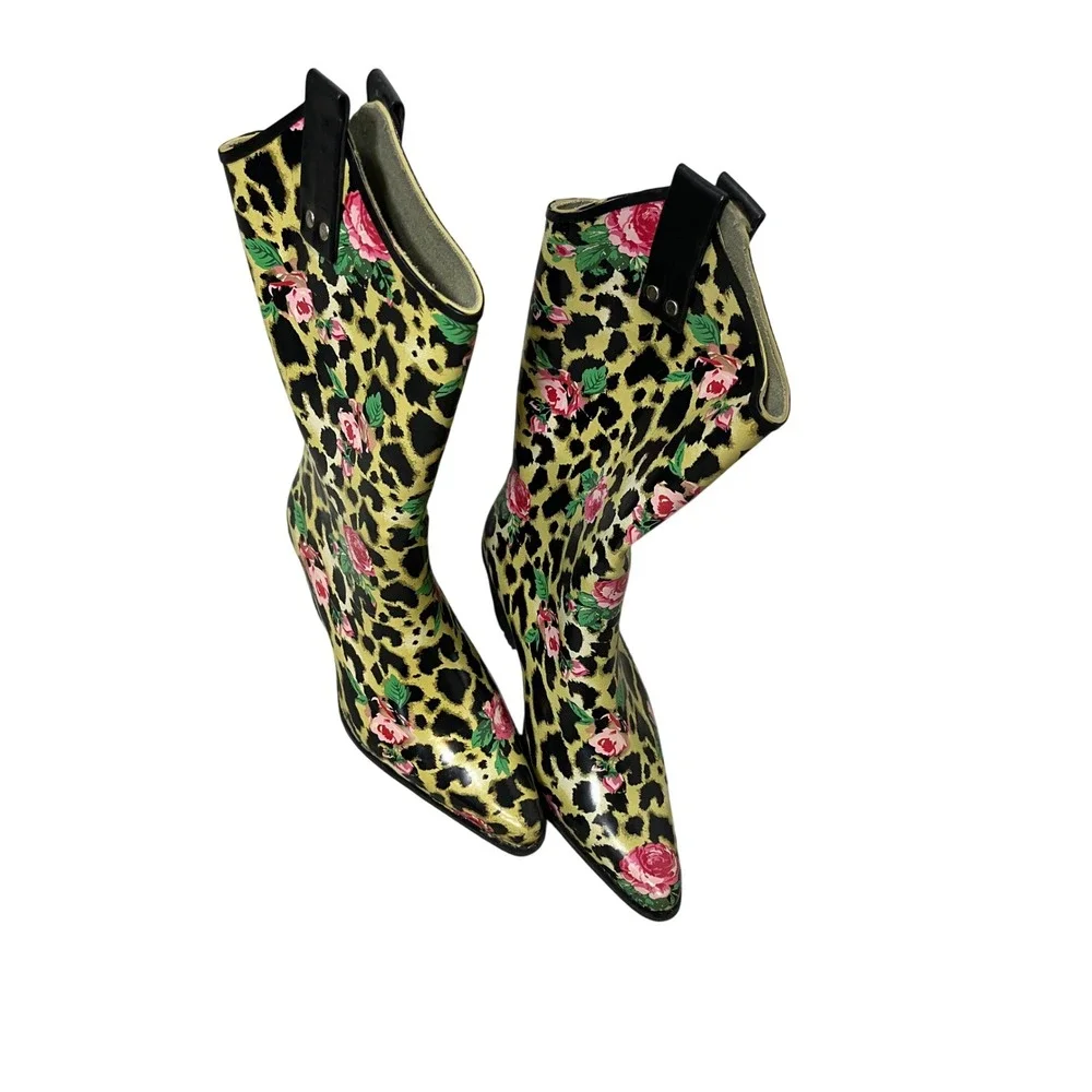 Nomad rubber rain